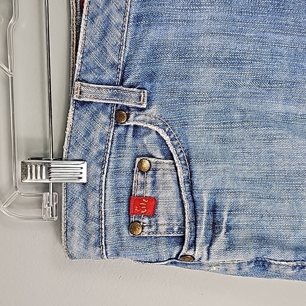 Tilt Low Rise Frayed Cuff Hem Jean Shorts Size: 7 - Picture 2 of 7